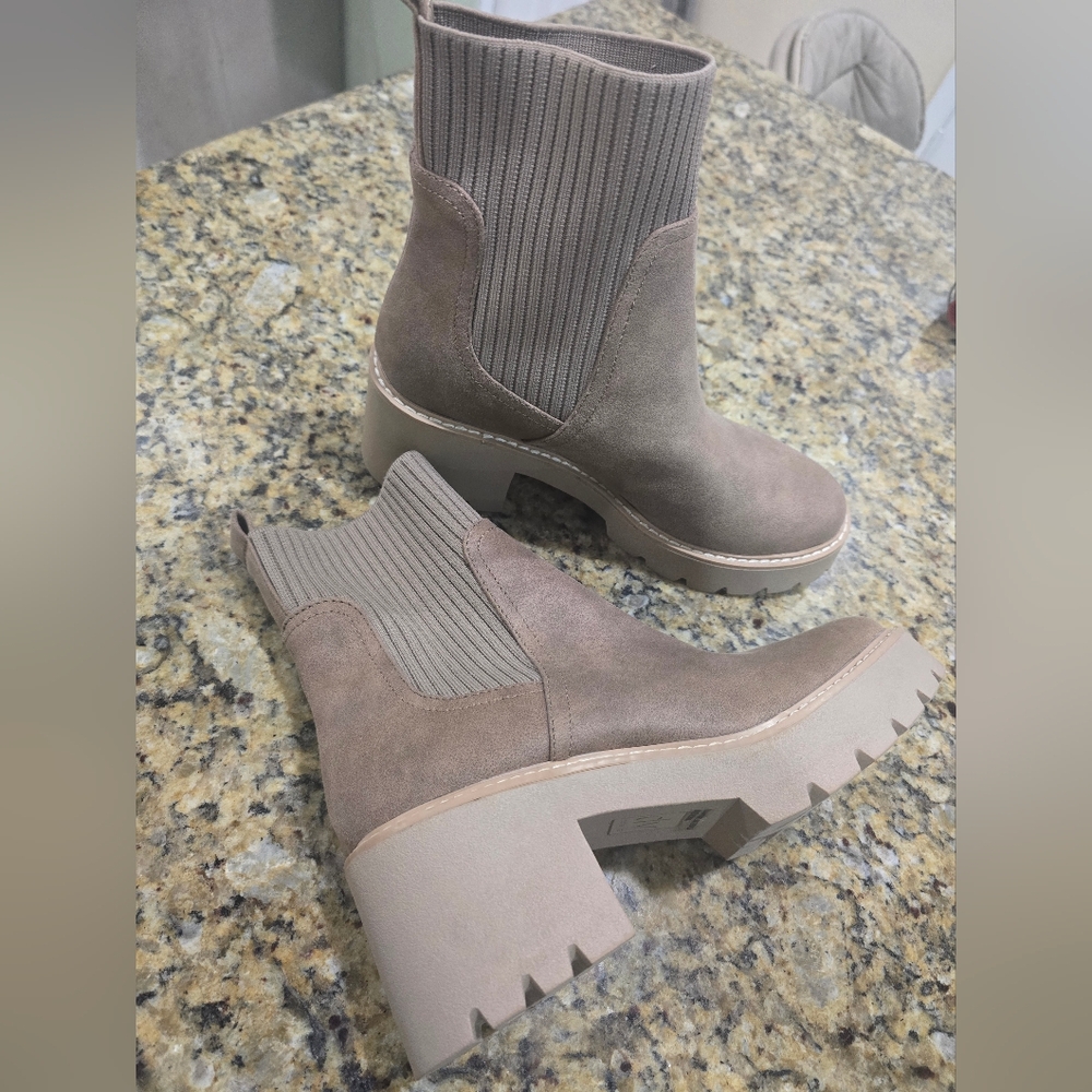 DV by Dolce Vita Beige Ankle Boots